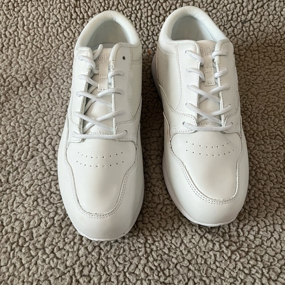 Size 7 Brand new white runners - Picture 2 of 9